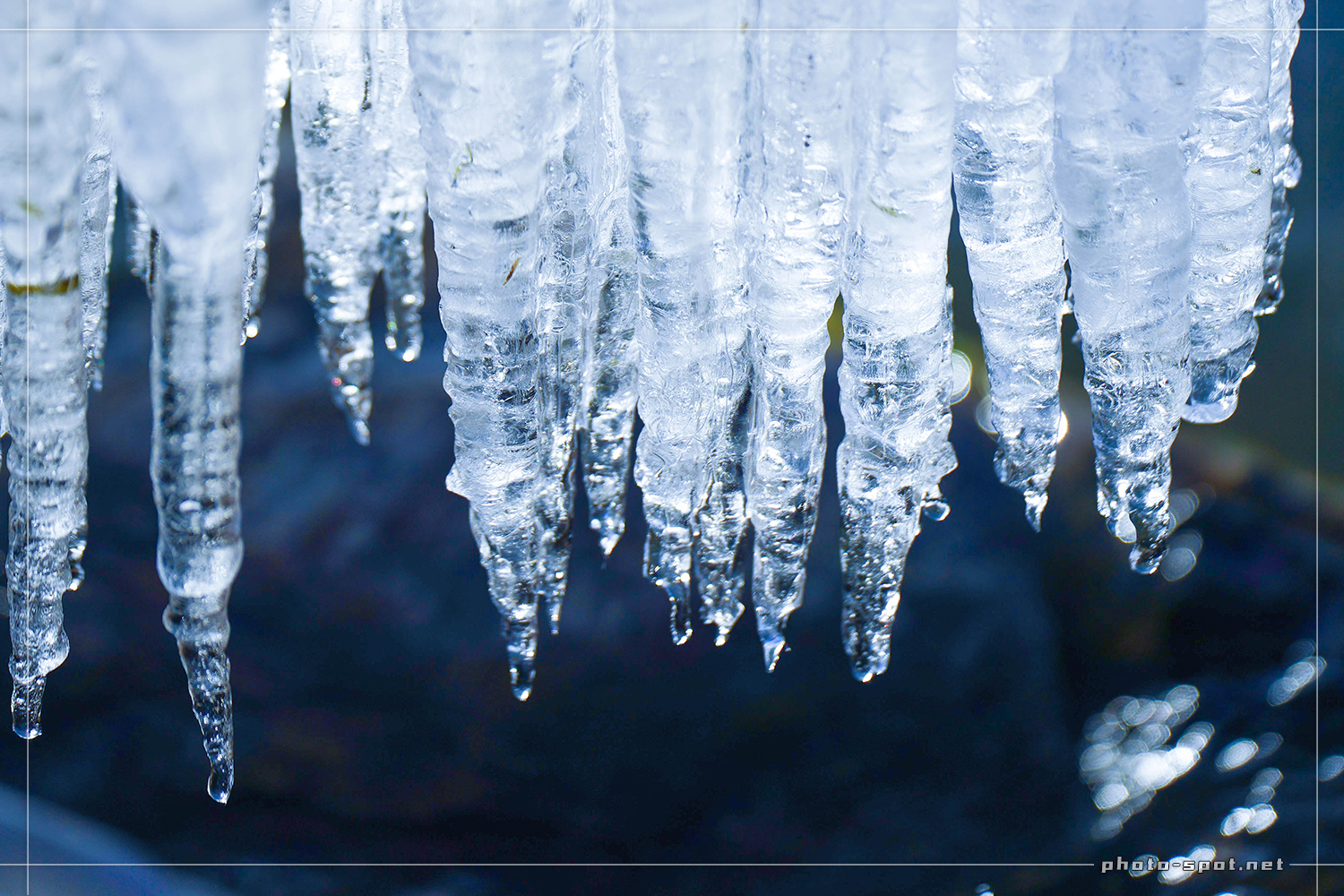 透明度が高い「しぶき氷」は天然のガラス細工