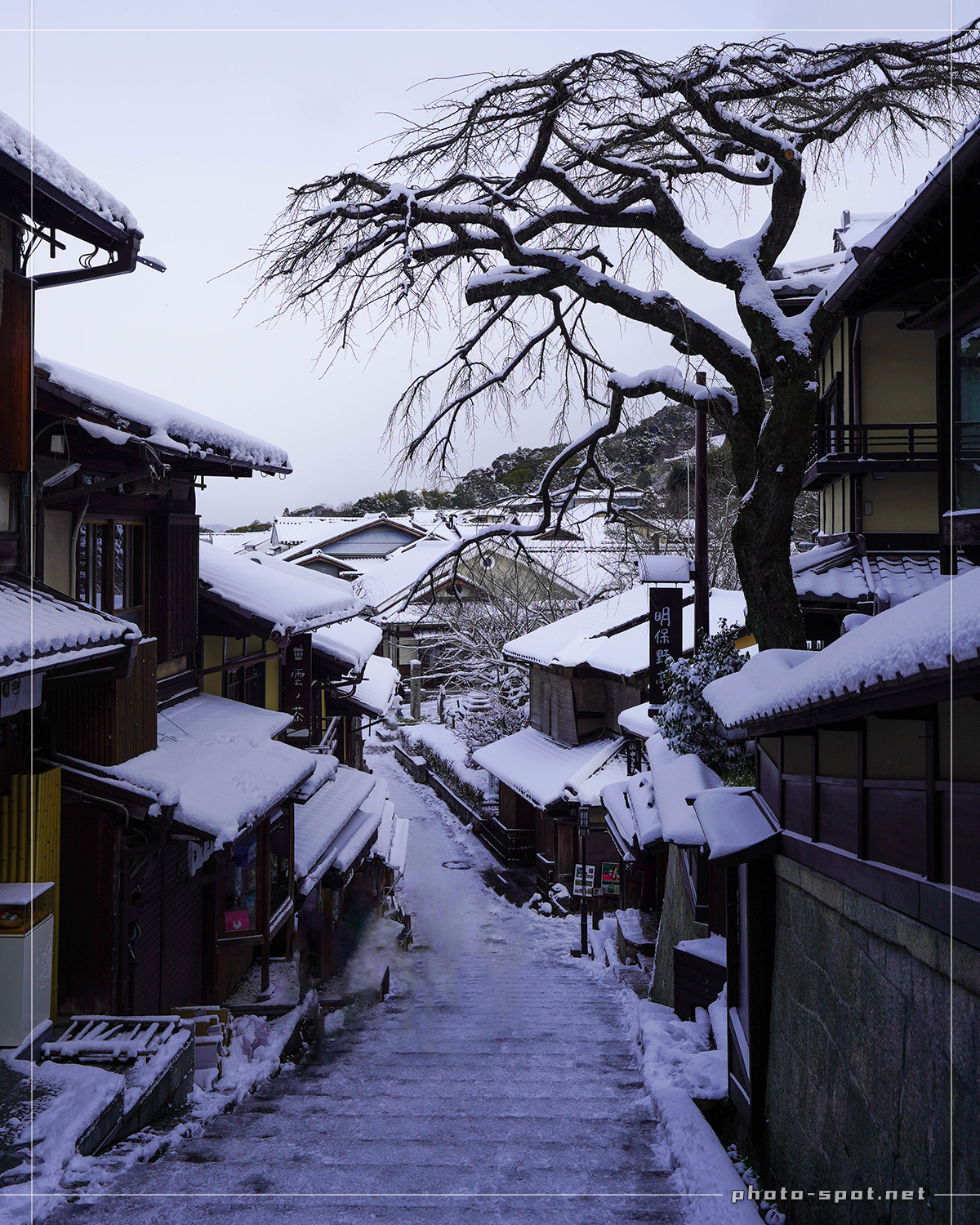 産寧坂の雪景色
