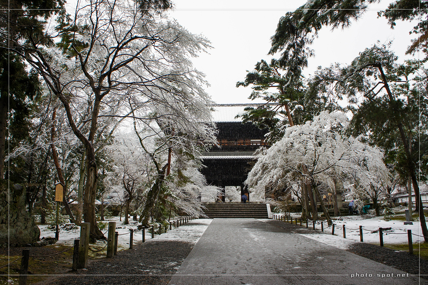 南禅寺の雪化粧