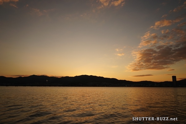 冬のマジックアワー日没後、数十分間限定の光景